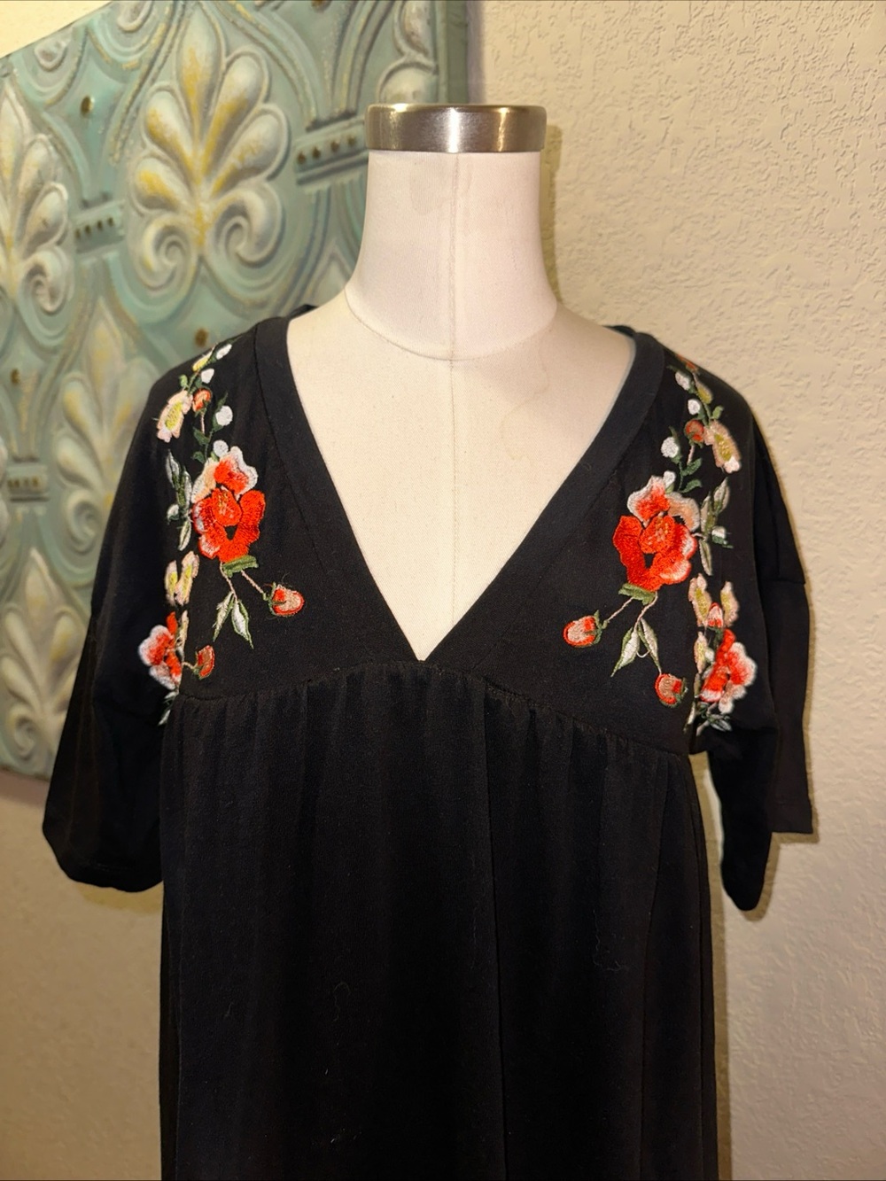 ASOS Black Floral Embroidered Shift Babydoll Dress US 4 - Picture 2 of 10